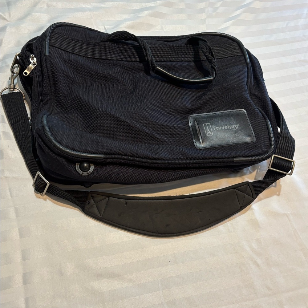 Crew 3 by Travelpro USA Black Carry-On Luggage Shoulder Bag (Good Condition)